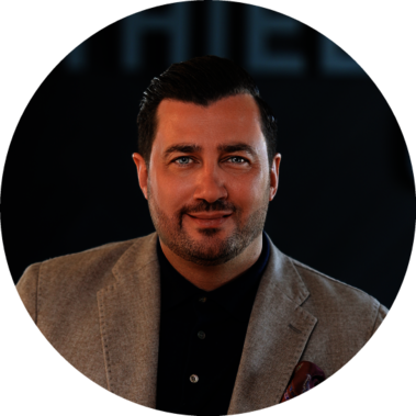 Porträtfoto Navid Thielemann